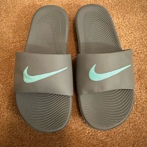 Women’s Nike slide sandals Gray and mint green size 6